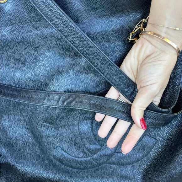 Authentic CHANEL SUPERMODEL black caviar leather large tote bag - Picture 4 of 16